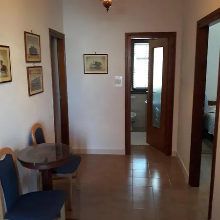 Apartment Mary Miholascica